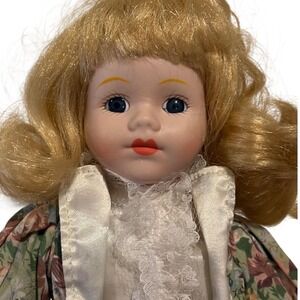 Victorian Style  Porcelain Doll Blonde Hair Blue Eyes Floral Dress Outfit stand